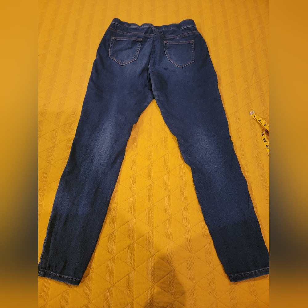 Jennifer Lopez Pull-on Jeggings - Picture 10 of 10